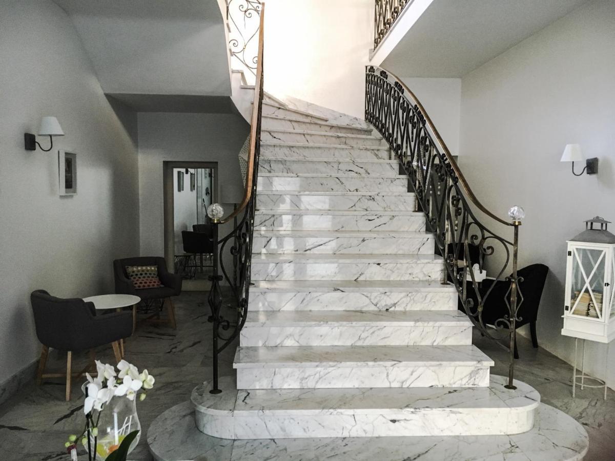 La Demeure D'Alexandra Bed & Breakfast Cholet Exterior photo