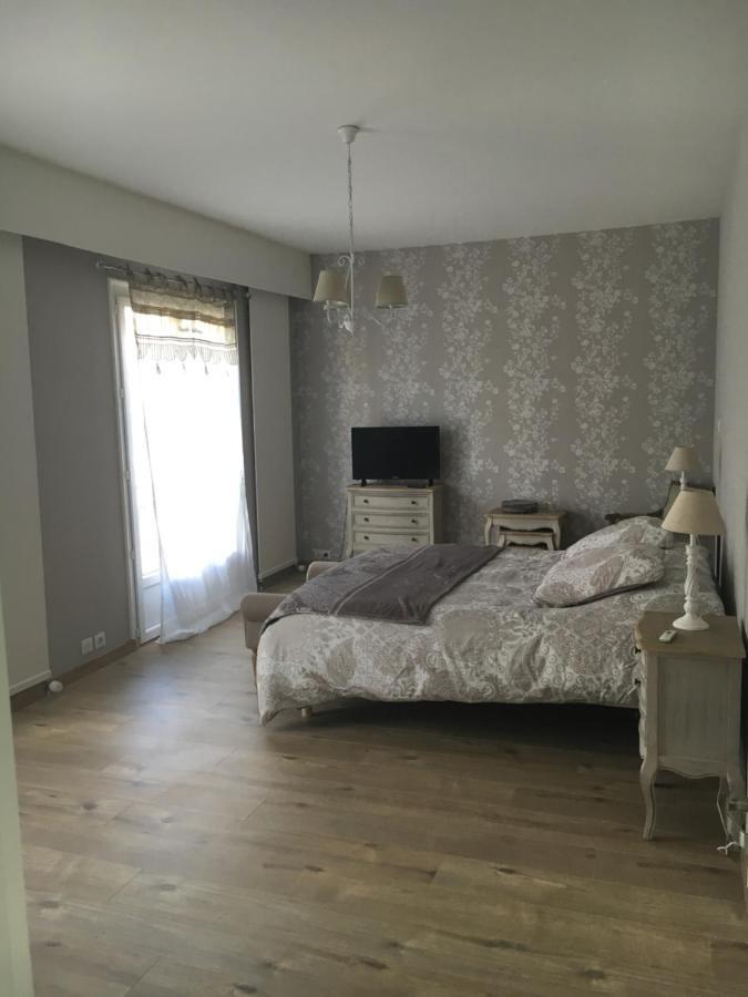 La Demeure D'Alexandra Bed & Breakfast Cholet Exterior photo