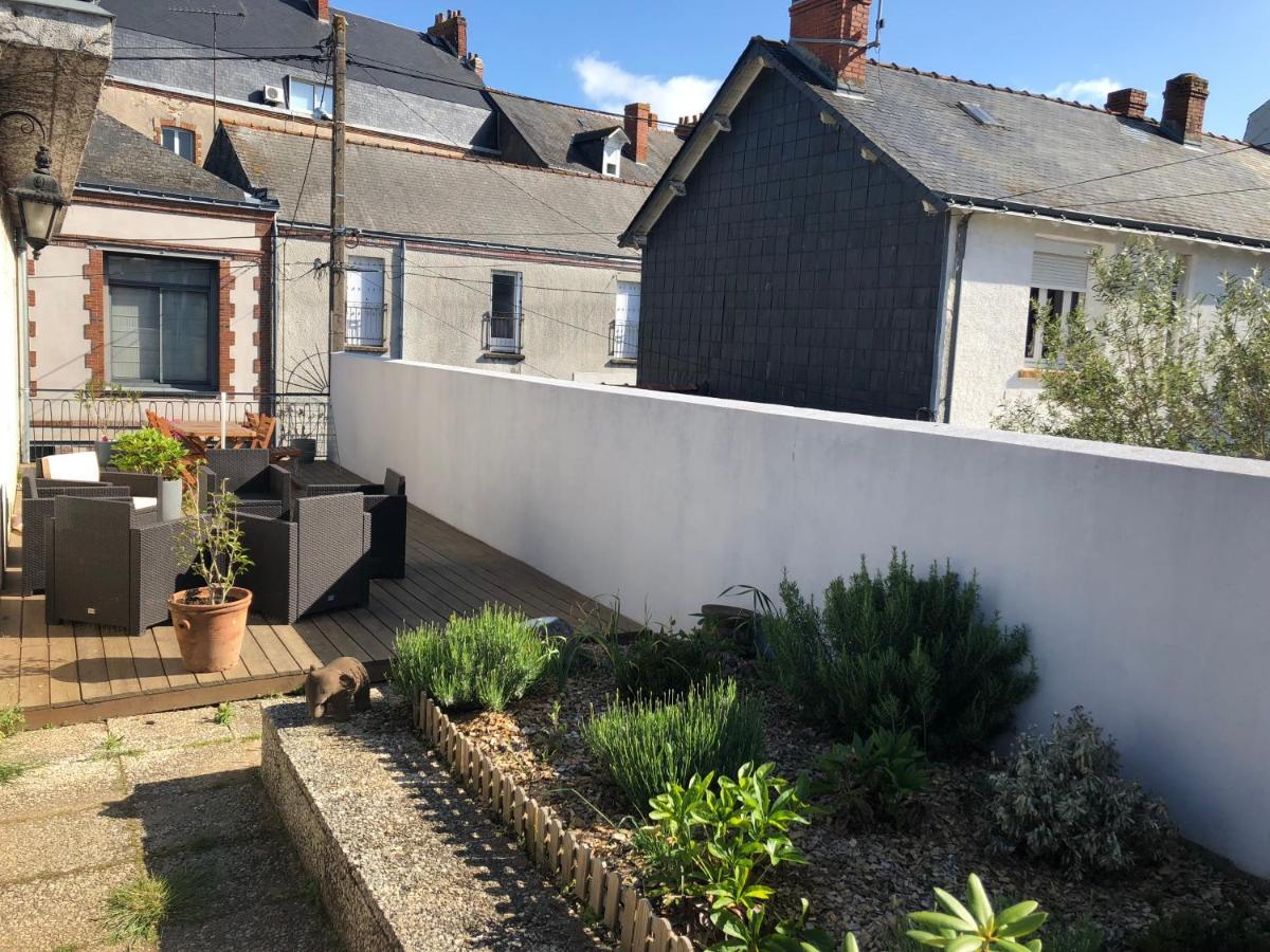 La Demeure D'Alexandra Bed & Breakfast Cholet Exterior photo